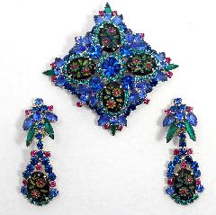 Blue Cabochons Molded/Cut Earrings Clip