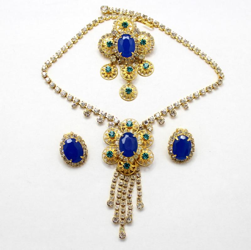 Front view of Blue Oval Necklace