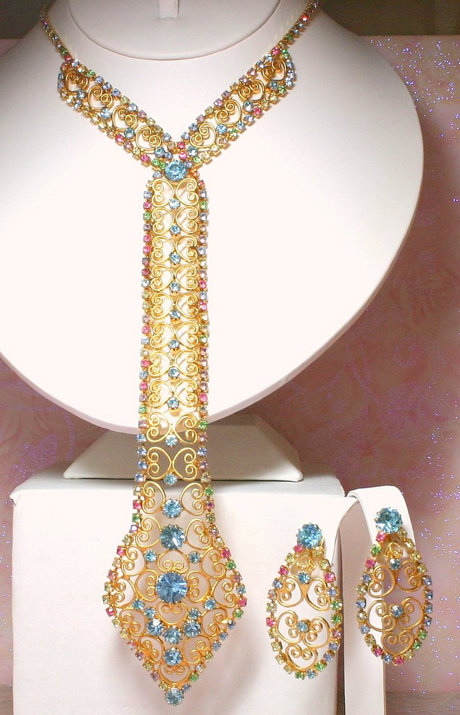 Front view of Blue Chatons Only Necklace