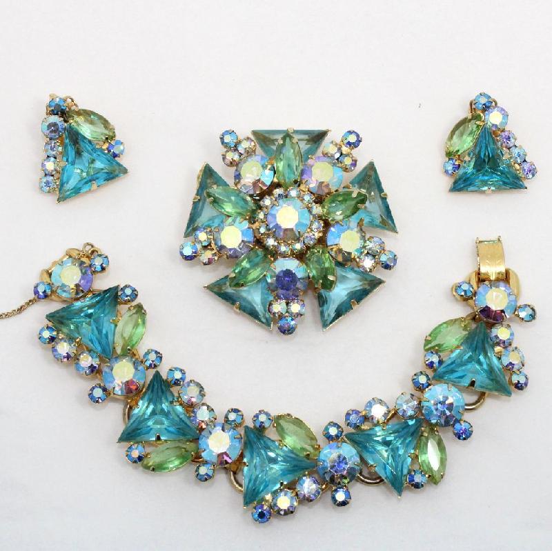 Front view of Blue Triangle Earrings Clip