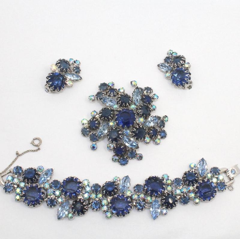 Front view of Blue Navettes Earrings Clip