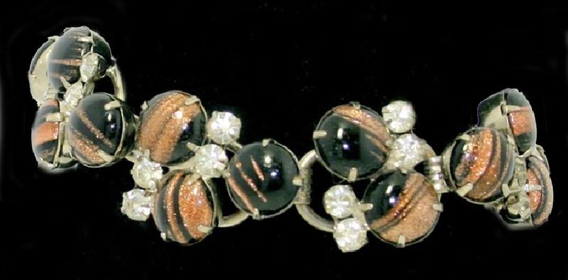 Front view of Black (jet) Cabochons Striped Bracelet 5 Link