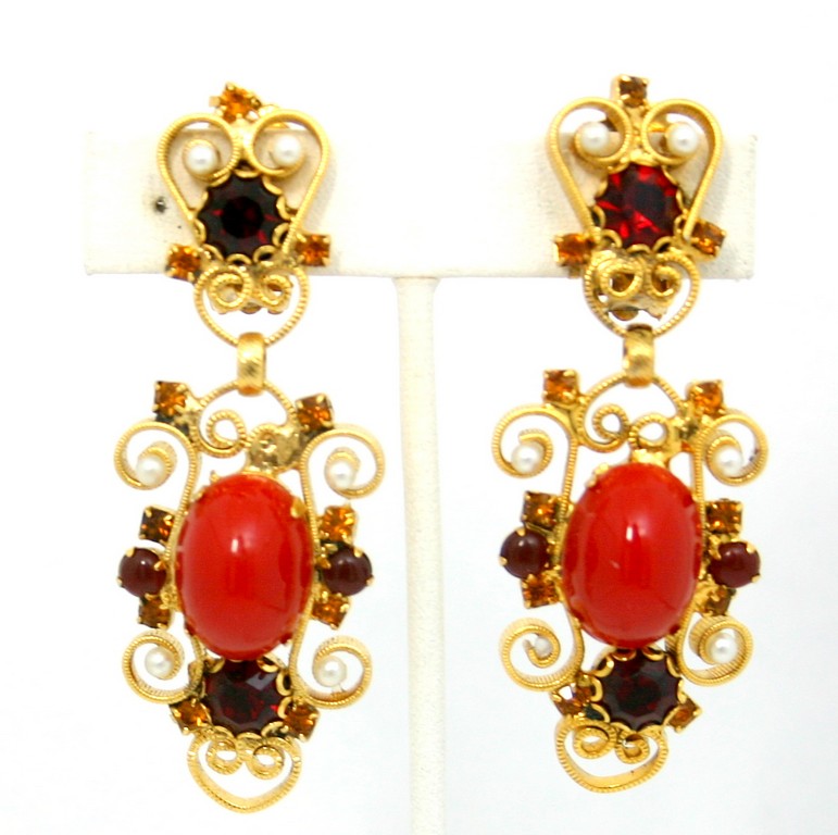 Front view of Red Cabochons Earrings Clip