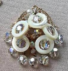 Clear Chatons Only Pearl Pin Pendant