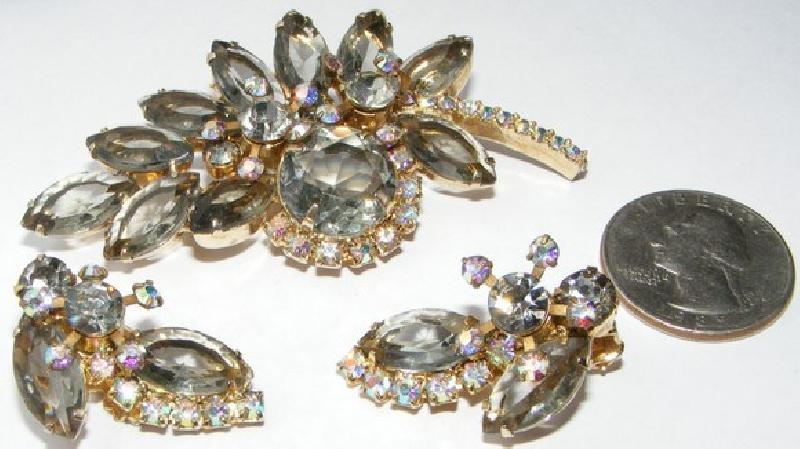 Front view of Gray (black Diamond) Navettes Earrings Clip