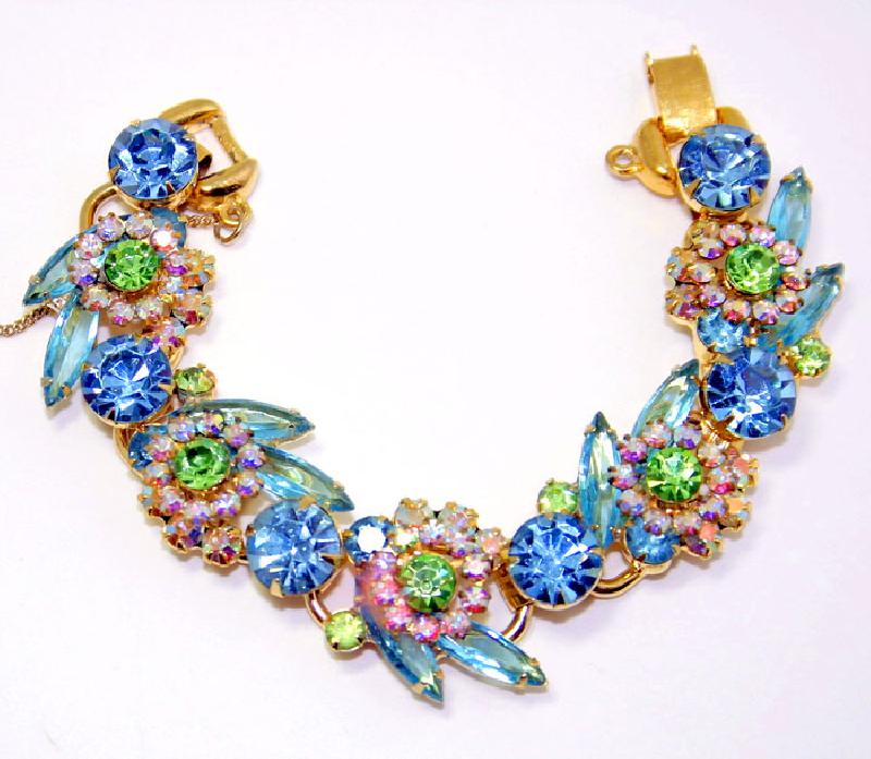 Front view of Pastel Navettes Bracelet 5 Link