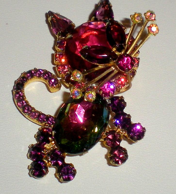 Front view of Purple (cardinal) Oval Multi-Color/Shaded Brooch