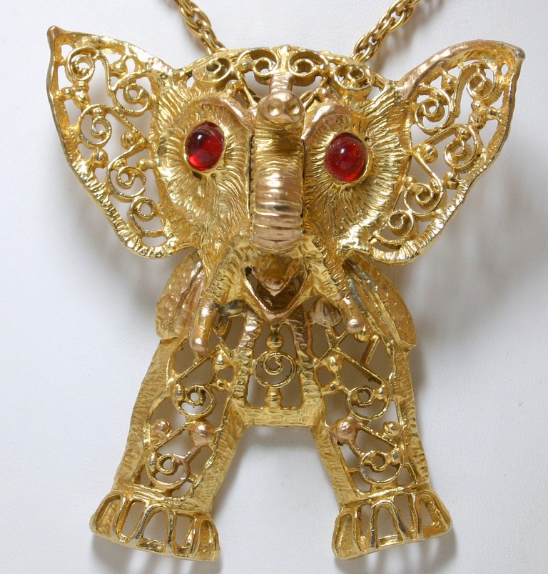 Front view of Red Cabochons Pendant