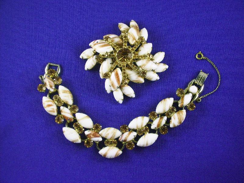 Front view of White (chalk Or Milk) Navettes Striped Brooch