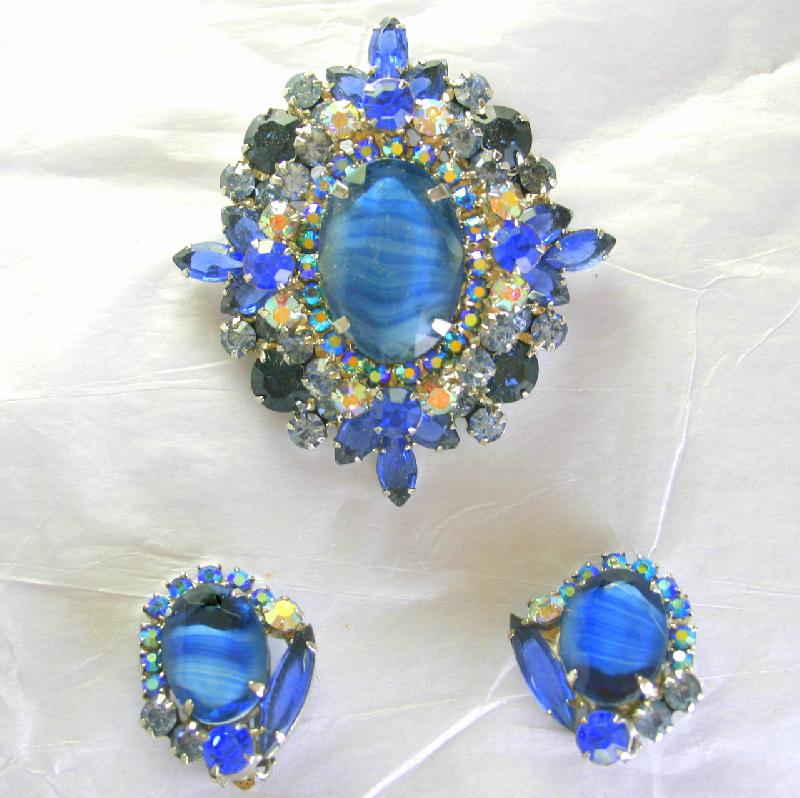 Front view of Blue Oval Givre Earrings Clip