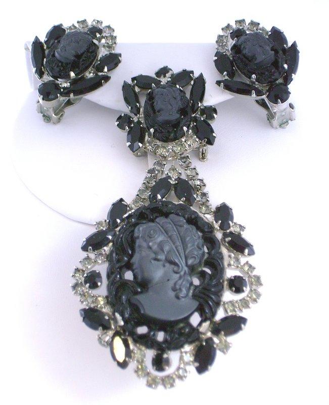 Front view of Black (jet) Navettes Earrings Clip