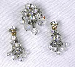 Clear Chatons Only Pin Pendant