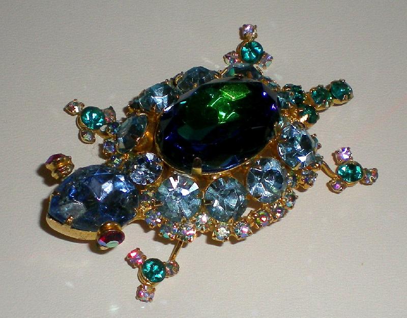 Front view of Blue Oval Multi-Color/Shaded Brooch
