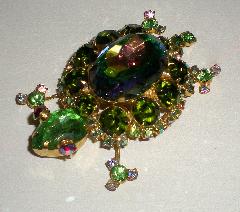 Green Oval Multi-Color/Shaded Brooch