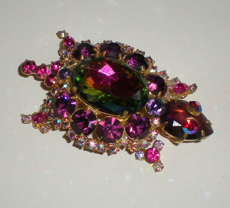Front view of Purple (cardinal) Oval Multi-Color/Shaded Brooch
