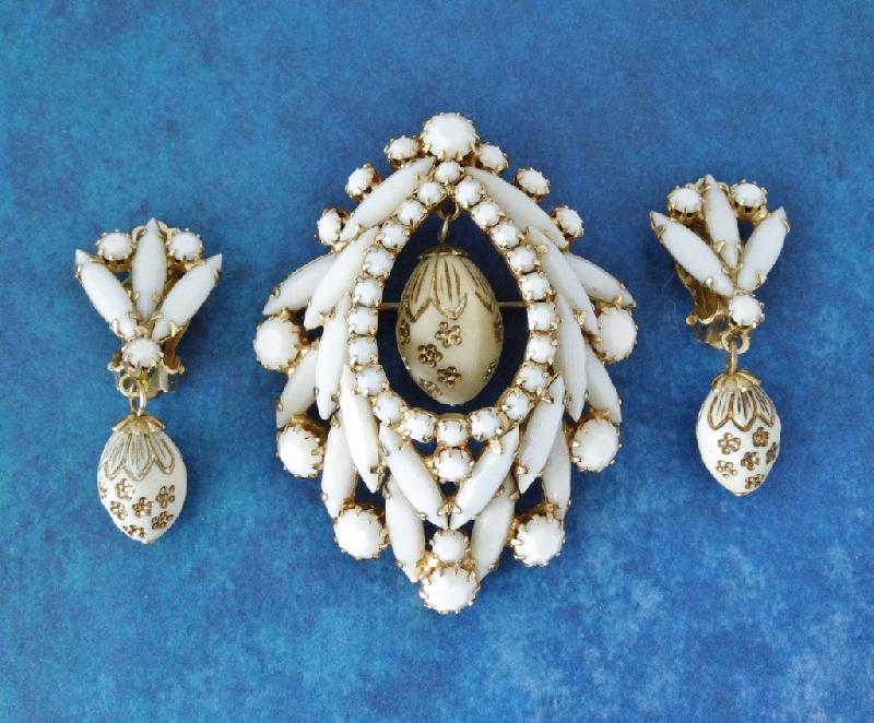 Front view of White (chalk Or Milk) Navettes Brooch