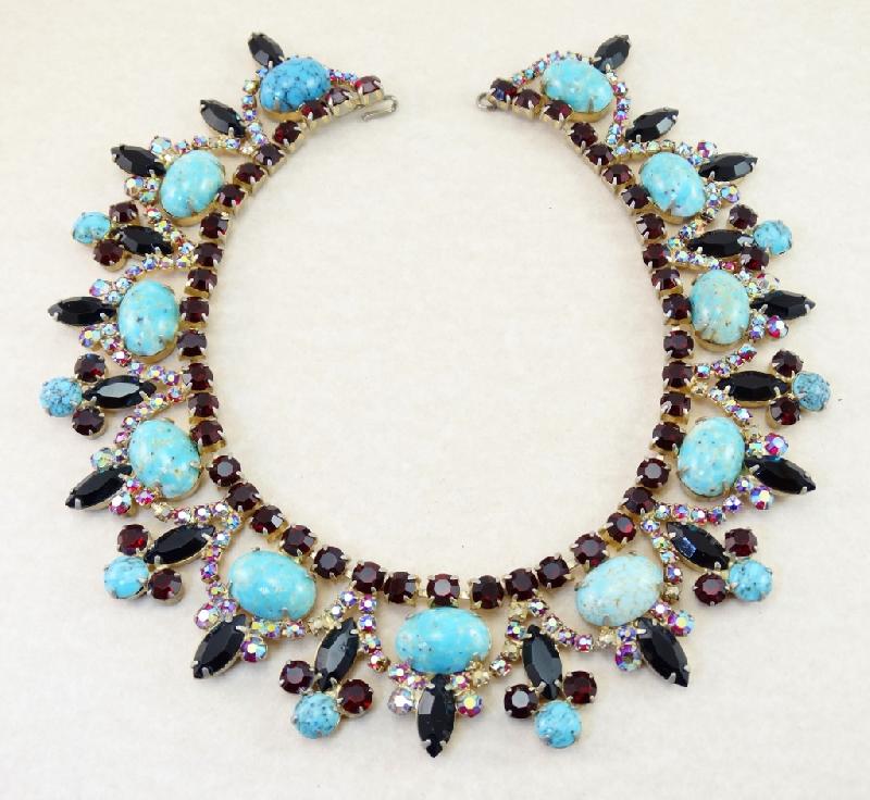 Front view of Turquoise Cabochons Spotted Necklace