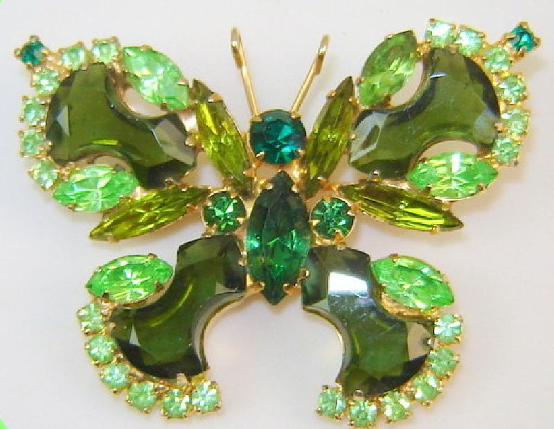 Front view of Green Anchor Brooch