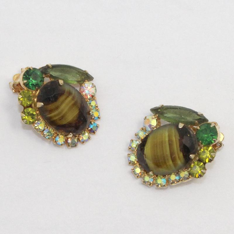 Front view of Green Oval Givre Earrings Clip