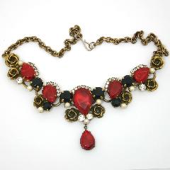 Red Pear Pearl Necklace
