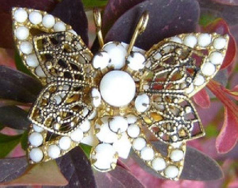 Front view of White (chalk Or Milk) Navettes Brooch
