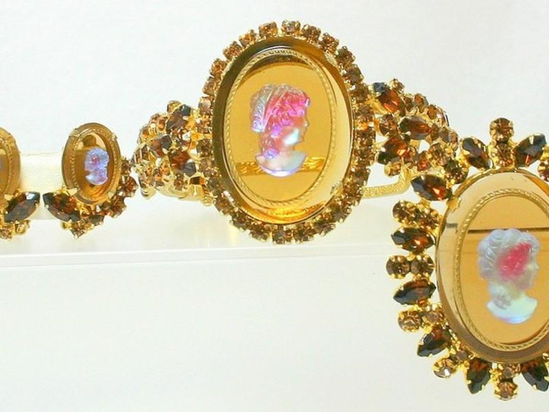 Front view of Topaz Navettes Earrings Clip