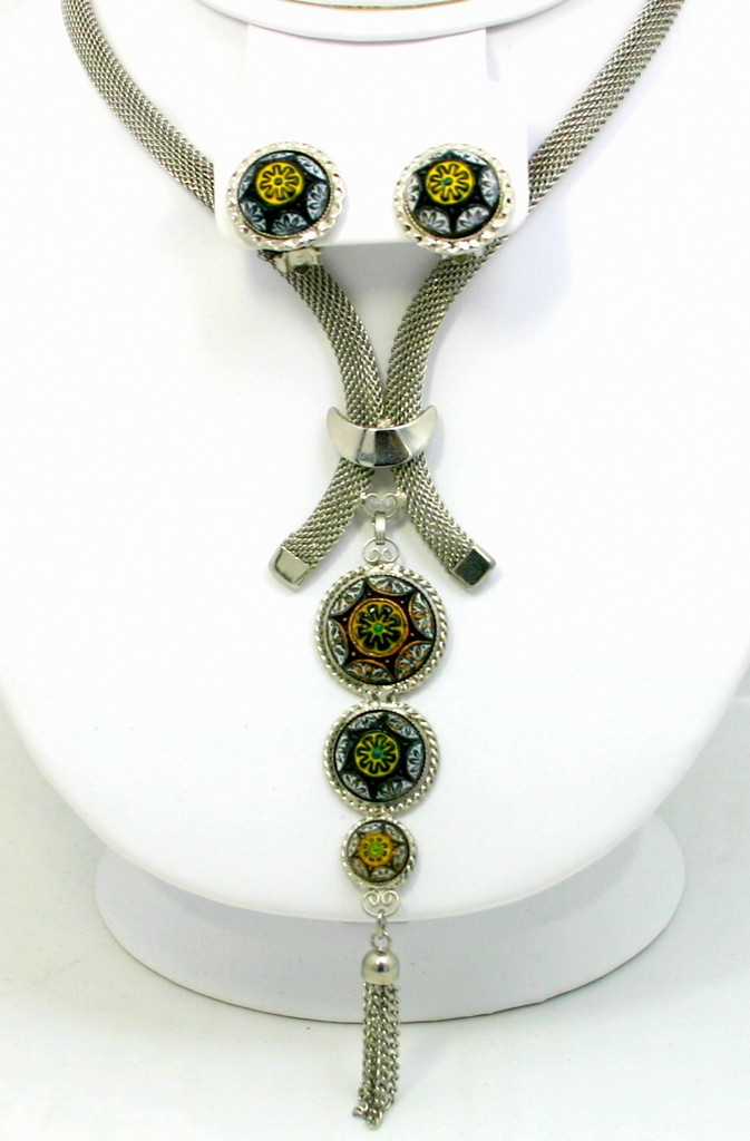 Front view of Black (jet) Cabochons Molded/Cut Earrings Clip