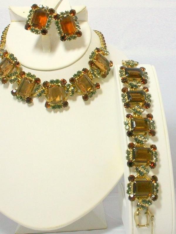 Front view of Topaz Emerald Cut Bracelet 5 Link