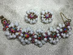 White (chalk Or Milk) Pear Bracelet 5 Link
