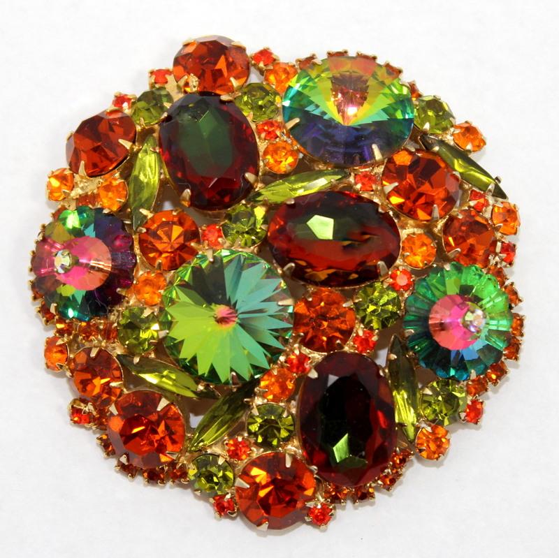 Front view of Topaz Oval Rivoli/Margarita Brooch