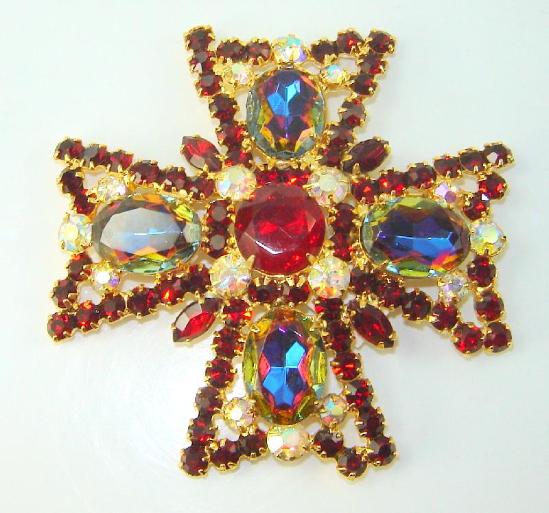 Front view of Red Oval Multi-Color/Shaded Brooch