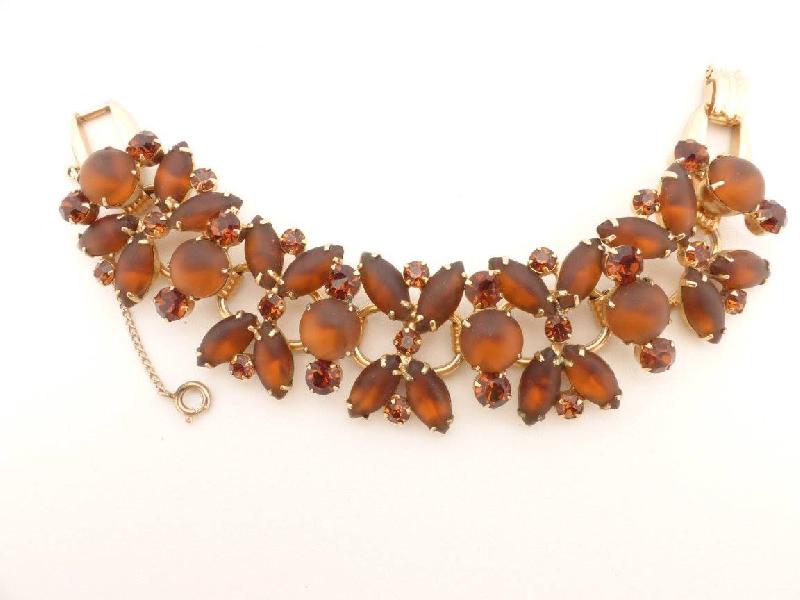 Front view of Topaz Navettes Frosted Bracelet 5 Link