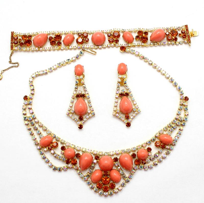 Front view of Orange Cabochons Plastic Bracelet Flat Push In