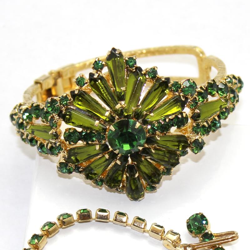Front view of Green Spear Bracelet Clamper