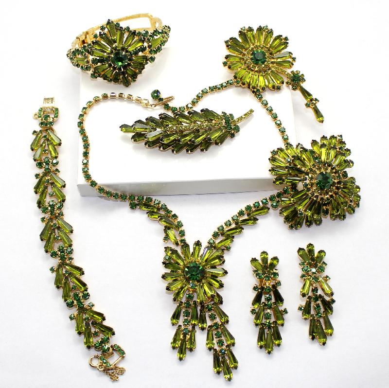 Front view of Green Spear Brooch