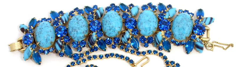 Front view of Turquoise Cabochons Spotted Bracelet 5 Link