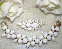 White (chalk Or Milk) Navettes Bracelet 5 Link