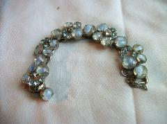 White (chalk Or Milk) Chatons Only Givre Bracelet 5 Link