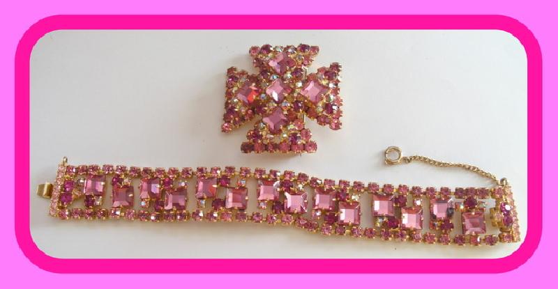 Front view of Pink Square Bracelet Flat Push In