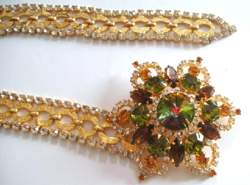 Front view of Green Navettes Rivoli/Margarita Belt