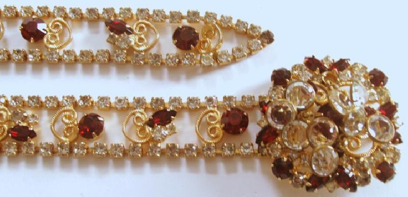 Front view of Red Navettes Belt