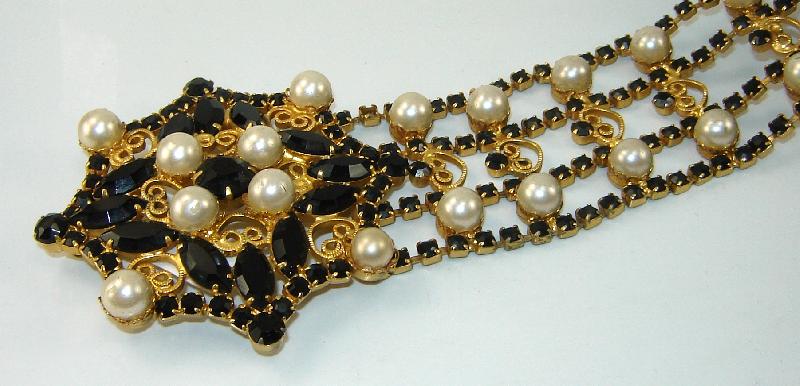 Front view of Black (jet) Navettes Pearl Belt