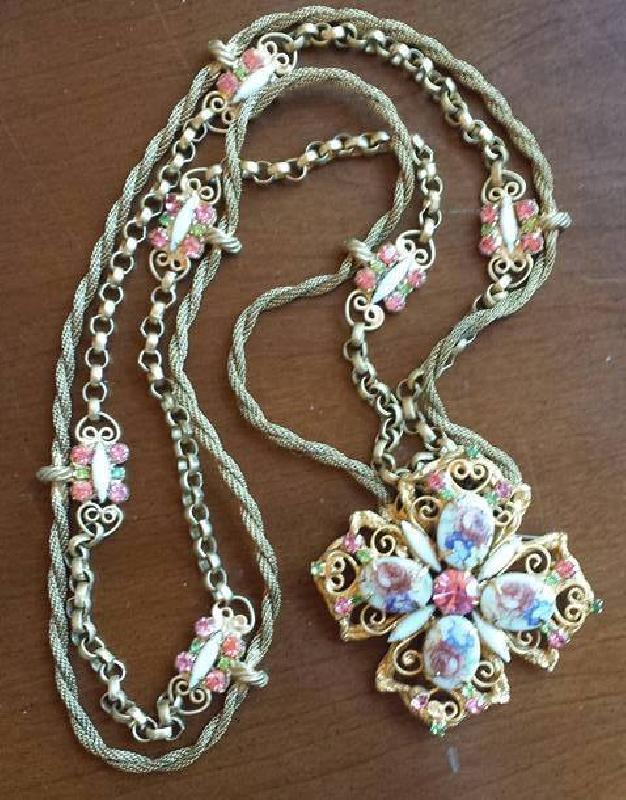 Front view of White (chalk Or Milk) Cabochons Painted (hand/Transfer) Necklace