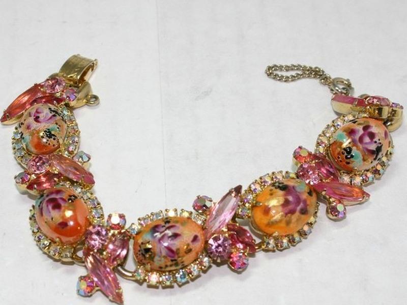 Front view of Pink Cabochons Painted (hand/Transfer) Bracelet 5 Link
