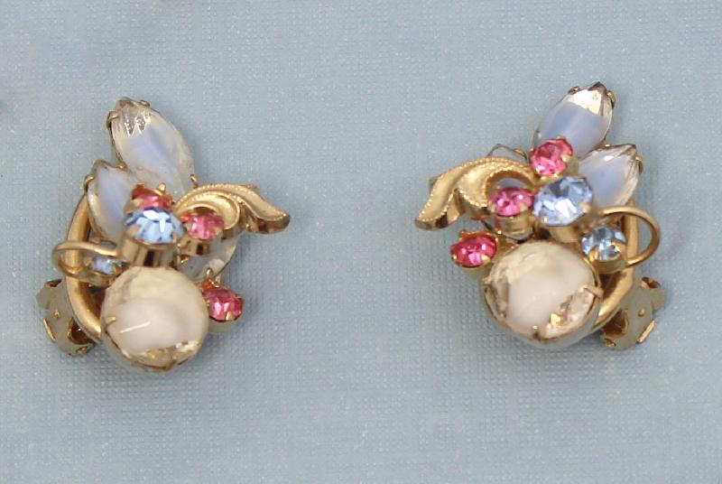 Front view of Pastel Navettes Givre Earrings Clip