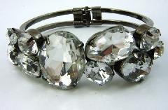 Clear Oval Plastic Bracelet Clamper