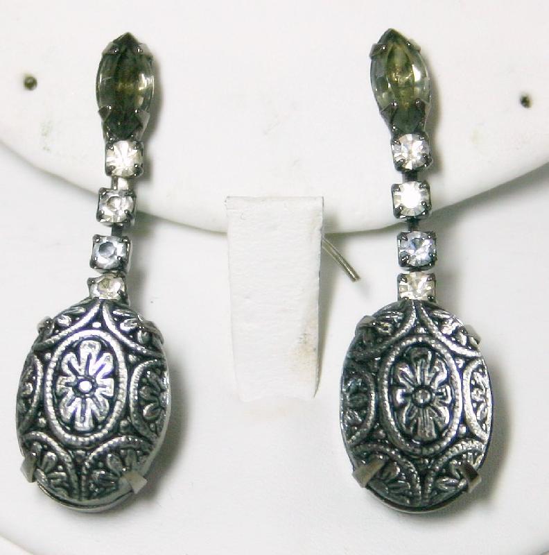 Front view of Clear Cabochons Molded/Cut Earrings Clip