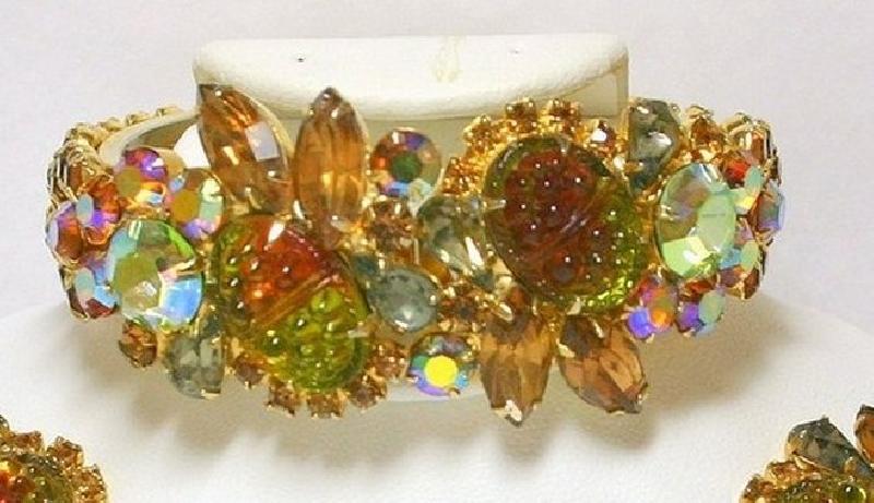 Front view of Topaz Cabochons Molded/Cut Bracelet Clamper