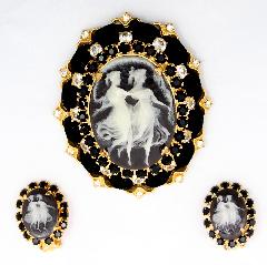 Black (jet) Oval Molded/Cut Brooch