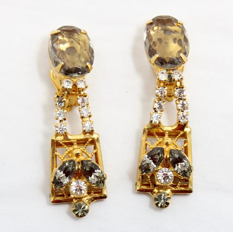 Front view of Gray (black Diamond) Oval Earrings Clip